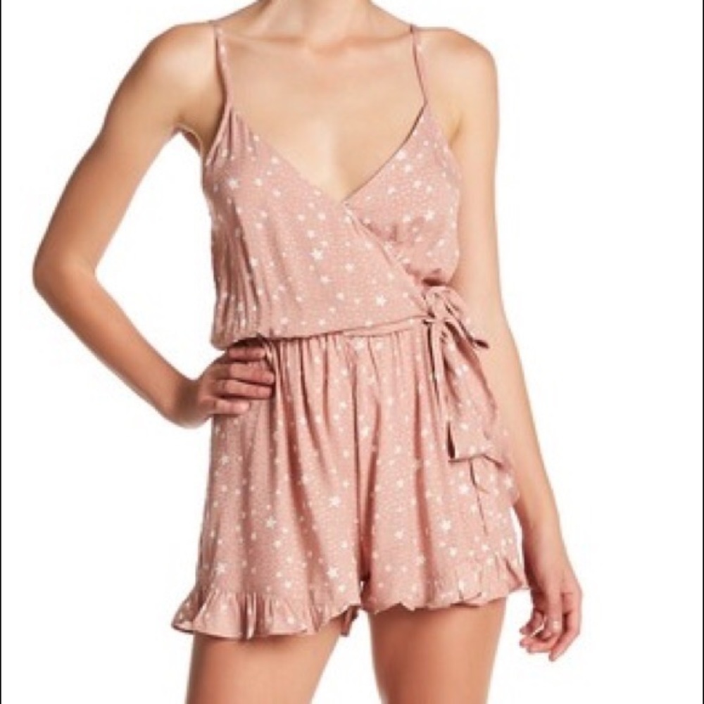 NWOT ‼️ Sadie and Sage Star Romper